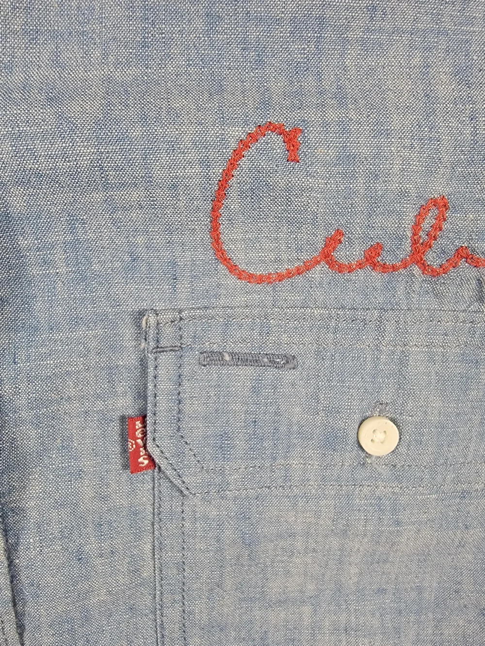 Levi's Light Blue Men's Chambray Button-Down Shirt with Red 'Cubs' Embroidery